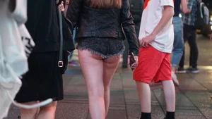Girl in NYC showing her ass cheeks in denim shorts