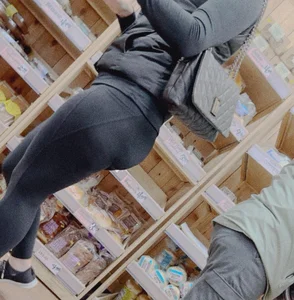 Pawg in All Black (Upshots / faceshots / closeups)