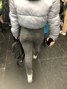 Candid girl with an incredible ass in grey jeans subway creepshots