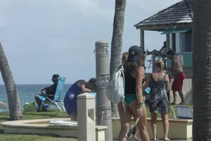 Even more sexy Florida bikini babes including a midget in a bikini