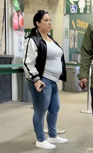 PAWG milfs in tight jenas and leggings