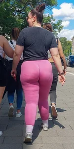 Thick fat German ass in pink leggings (OC, pics)