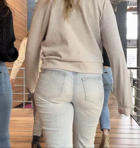 College girls: Left or right? Part 1