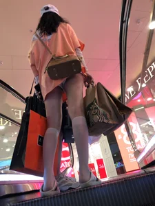 Girl in Knee Socks and Mini Shorts on the Mall Escalator Creepshot