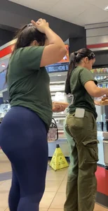 Thick Latina has big ass in leggings