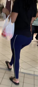 Perfect huge l@tina ass in workout pants
