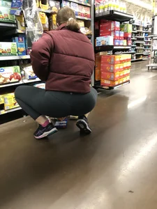 Squatting Teen Green Lulu VTL
