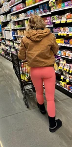 Salmon leggins MILF shopping
