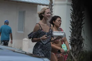 Candid Florida beach and bikini girls