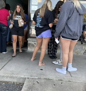 Waiting for bagels  (oc)