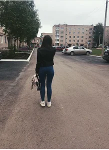 Girl with Hot Ass in Tight Jeans Street Creepshot