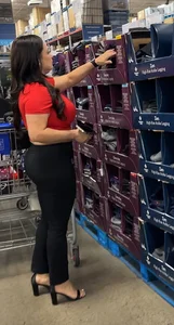 Sexy latina milf shopping