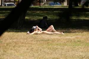 Creepshots of some girls in the park getting some sun in bikinis