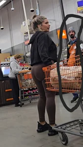 Milf (Gilf?) In skintight pants at Home Depot