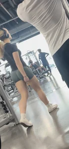Big booty white gym girl