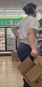 Cute Bare-Faced College PAWG with VPL on HEAVY ASS