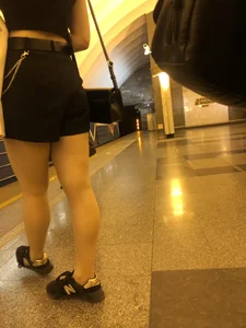 Hot Candid Girl in Shorts Subway Creepshots Collection - Thin Waist And Great Booty And Legs
