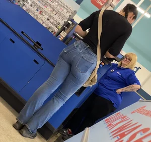 PAWG in tight jeans (OC!)
