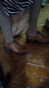 College teens legs, feet and shoeplay and dangle candid videos