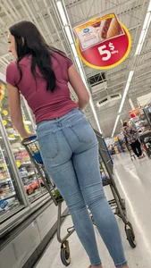 Tight beauty women with nice tits in blue jeans at walmart. OC