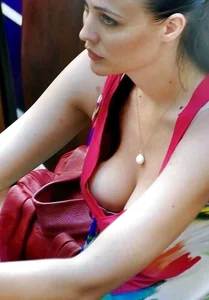 Candid boobs, nip slip and downblouse pics