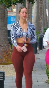 Perfect hot booty blonde milf (NOT OC)