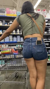 A post full of Latinas