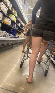 College girl shows off gap to me