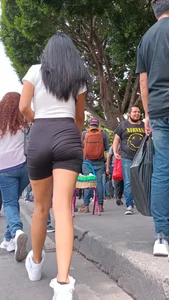 Teen, leggings negros con buen culo