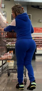 [OC] Hot Latina MILF nice ASS in tracksuit