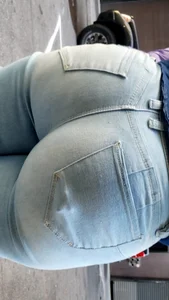 African Milf w/ a Big Ass Booty