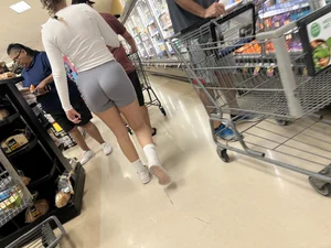 Bubble butt in grey shorts