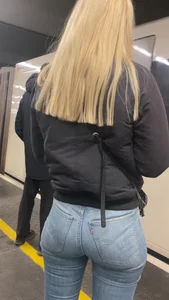 Spending qualitytime waiting for subway - Tight jeans and vpl