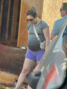CAUGHT Pregnant Shorts Eating THICC PAWG