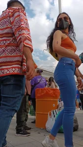 Teen hermosa con lindo culo y ricas tetas