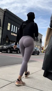 Hijabi Ass in leggings (OC)