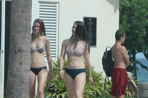 Florida beach and bikini girls
