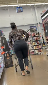 Sexy Juicy Big Bubble Butt Lightskinned Ebony Milf Dressed Classy😮‍💨