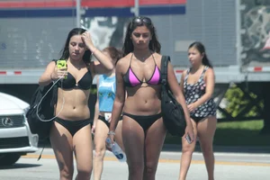 Various sexy Florida beach and bikini girls
