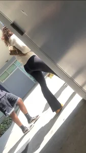 Bubble butt pawg w/ curly hair
