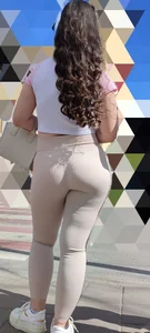 Curvy girl has such a cute body