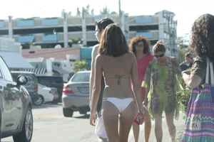 Deerfield Beach girls in bikinis
