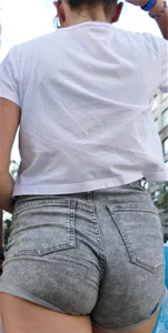 Candid teen butts and cheeks in shorts