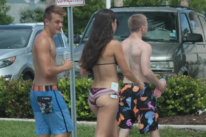 Deerfield Beach girls in bikinis