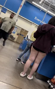 Pawg with Thick Legs