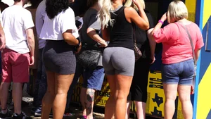 Big booty blonde babe in tight grey spandex shorts with vtl