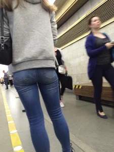 Ass in Tight Jeans Subway Platform Candid