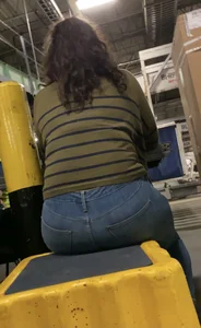 Teen supervisor at work: wide hips and a DUMPTRUCK ass
