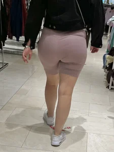 Pinkish leggings shorts on a big ass