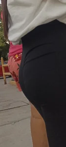 Latina Beautiful butt in tight black leggings [OC]